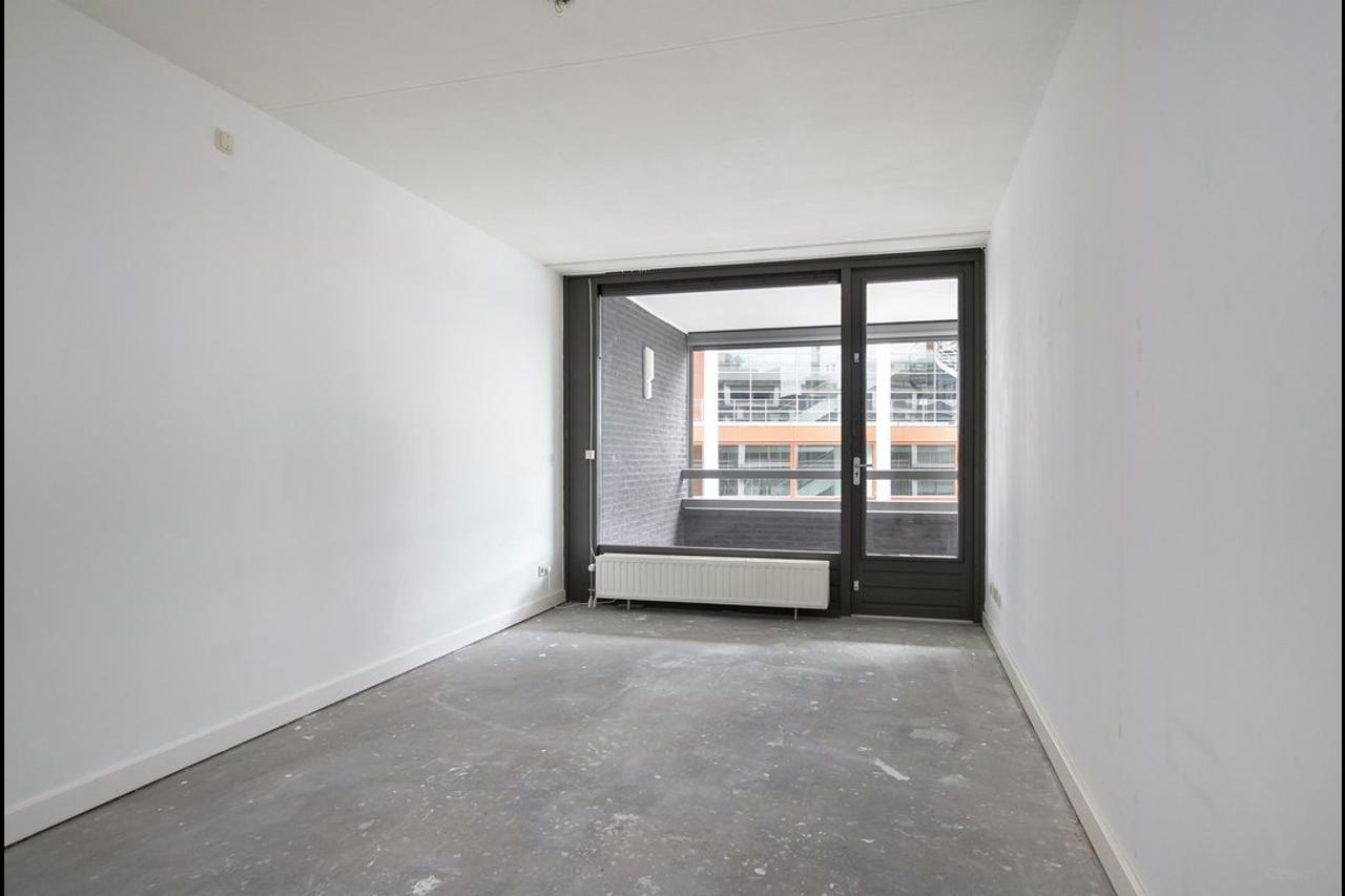 110 m² apartment with loggia in Wyck - Image 7