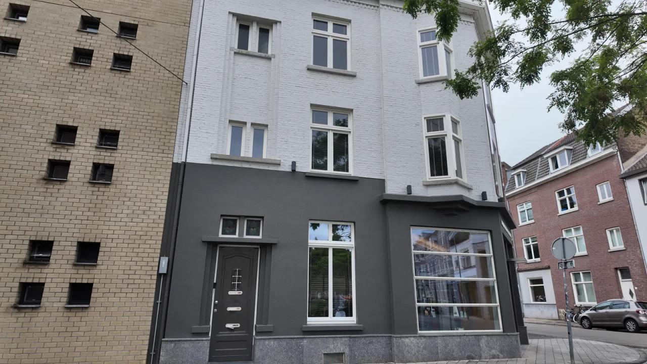68 m² apartment with 2 bedrooms in Wyck - Image 2