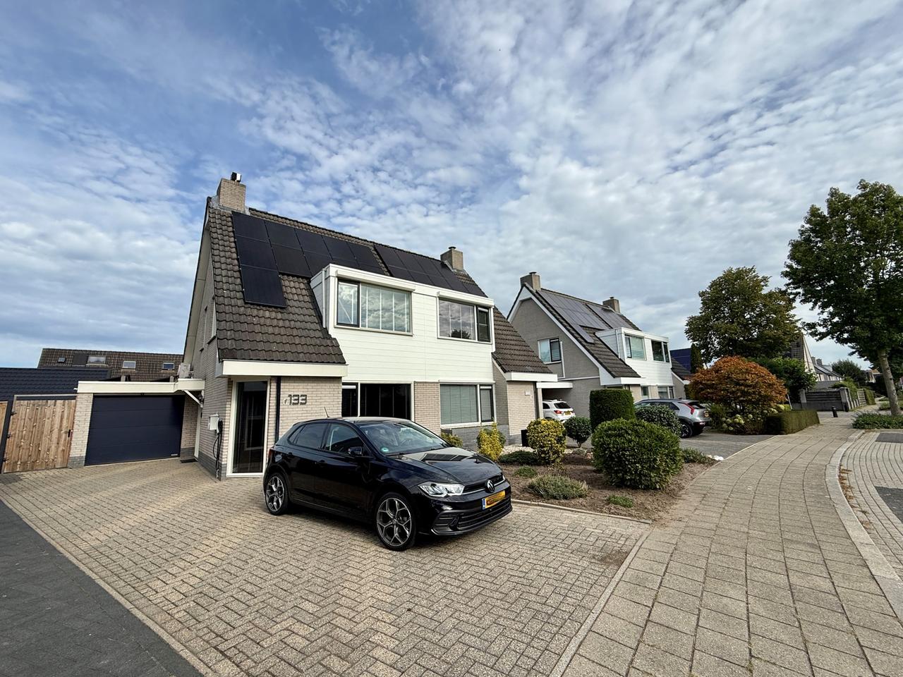 Furnished Home with Garage in Duiven - Image 1