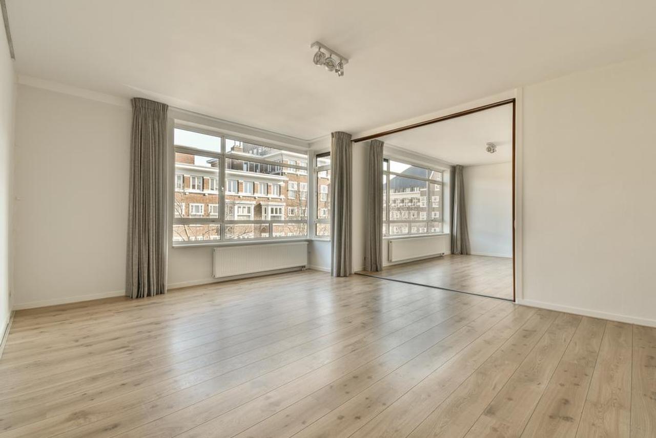 140 m² appartement met balkon in Oud-Zuid - Afbeelding 2