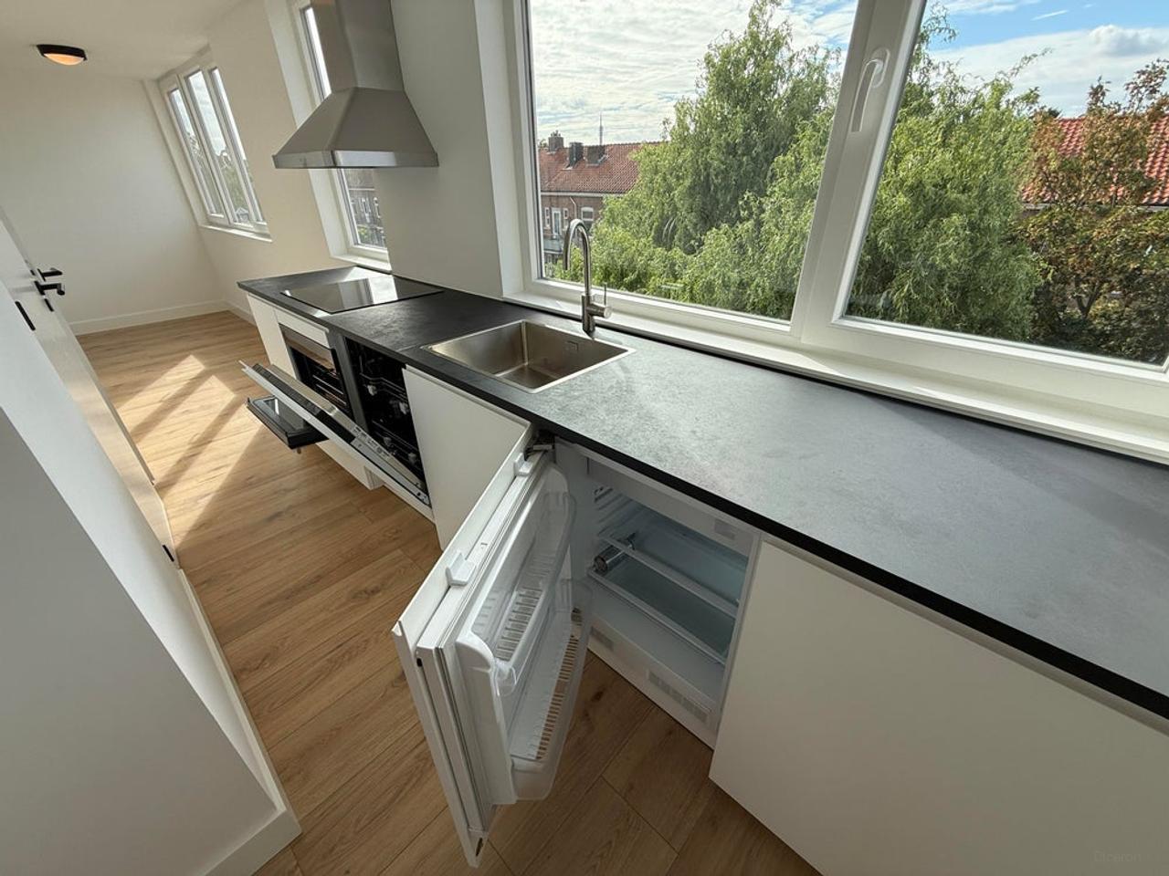 Direct beschikbaar: 3-slaapkamerappartement Carnisse - Afbeelding 1