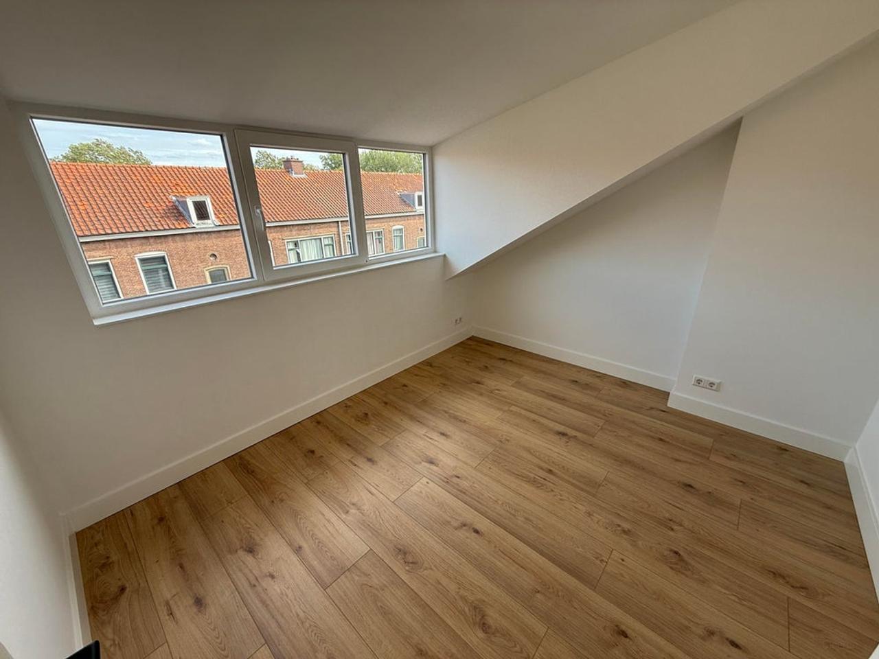 Direct beschikbaar: 3-slaapkamerappartement Carnisse - Afbeelding 5