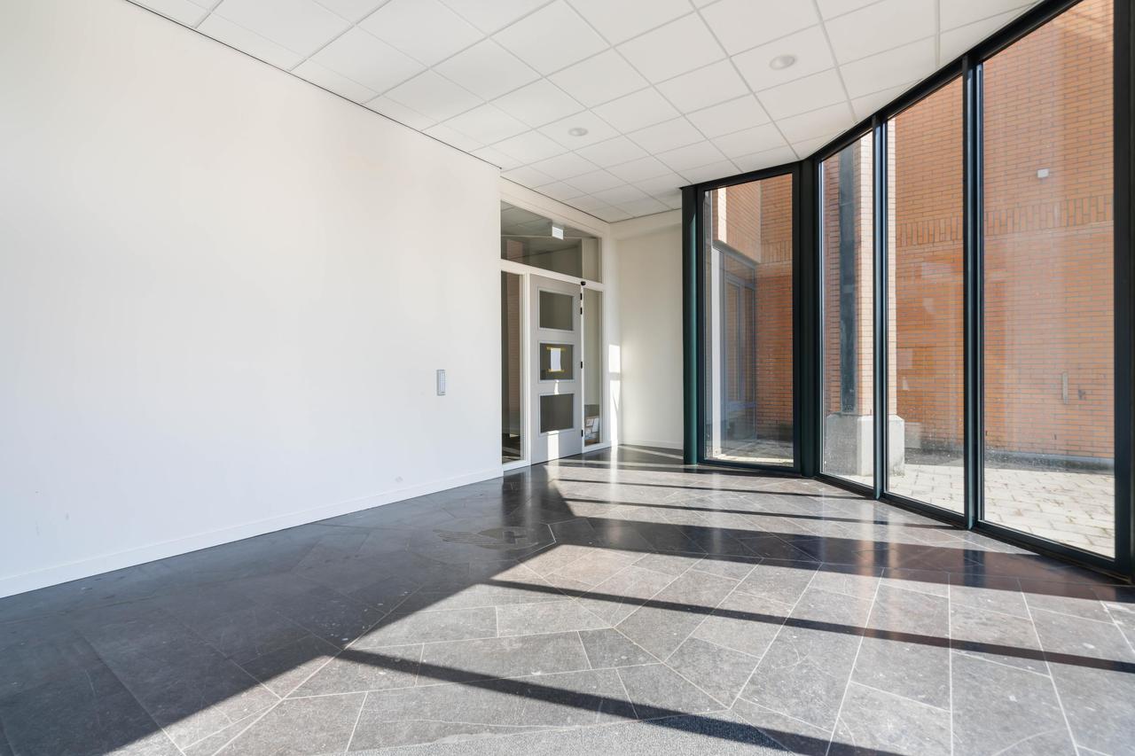 107 m² studio with storage in central Weert - Image 5