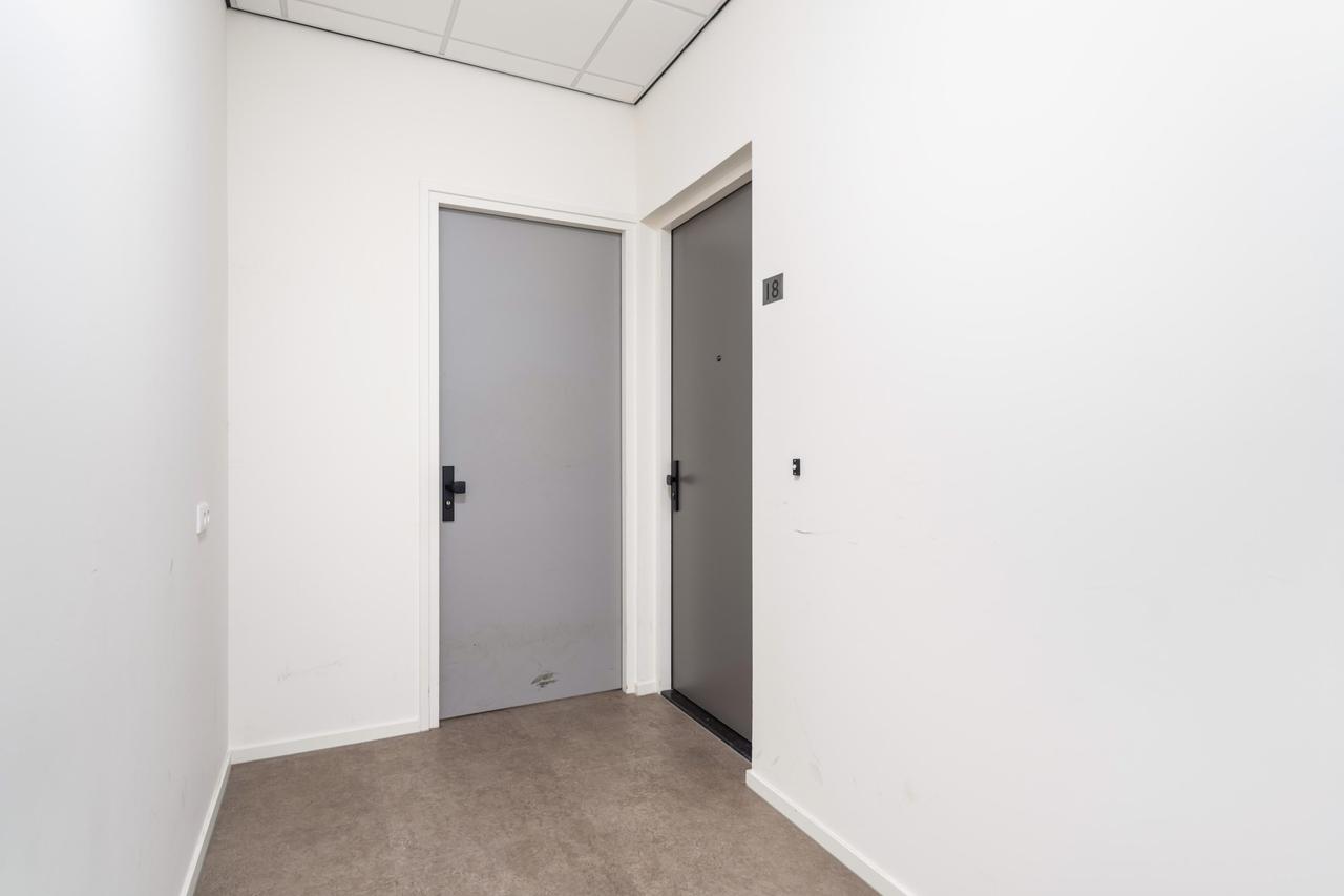 107 m² studio with storage in central Weert - Image 9