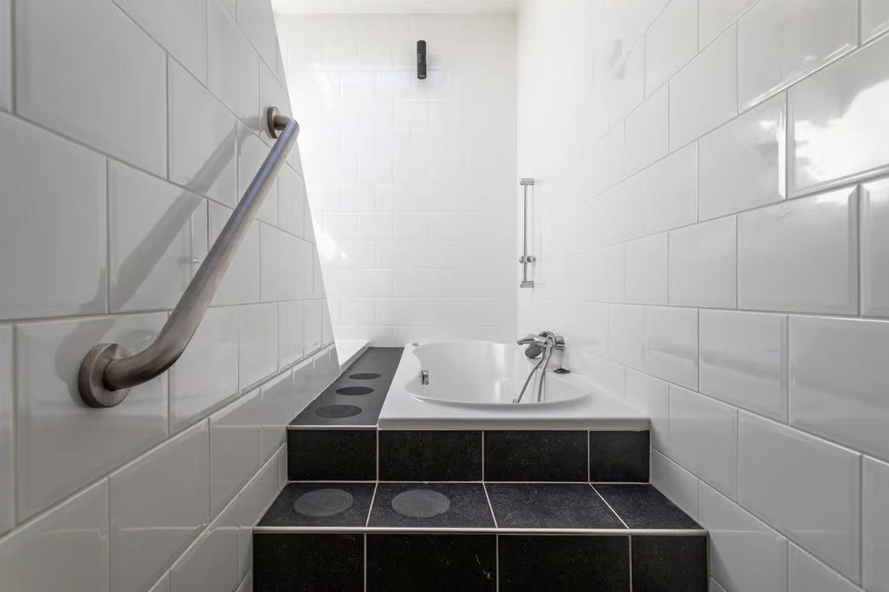 Apartment for Rent in Bomenbuurt, The Hague - Image 16