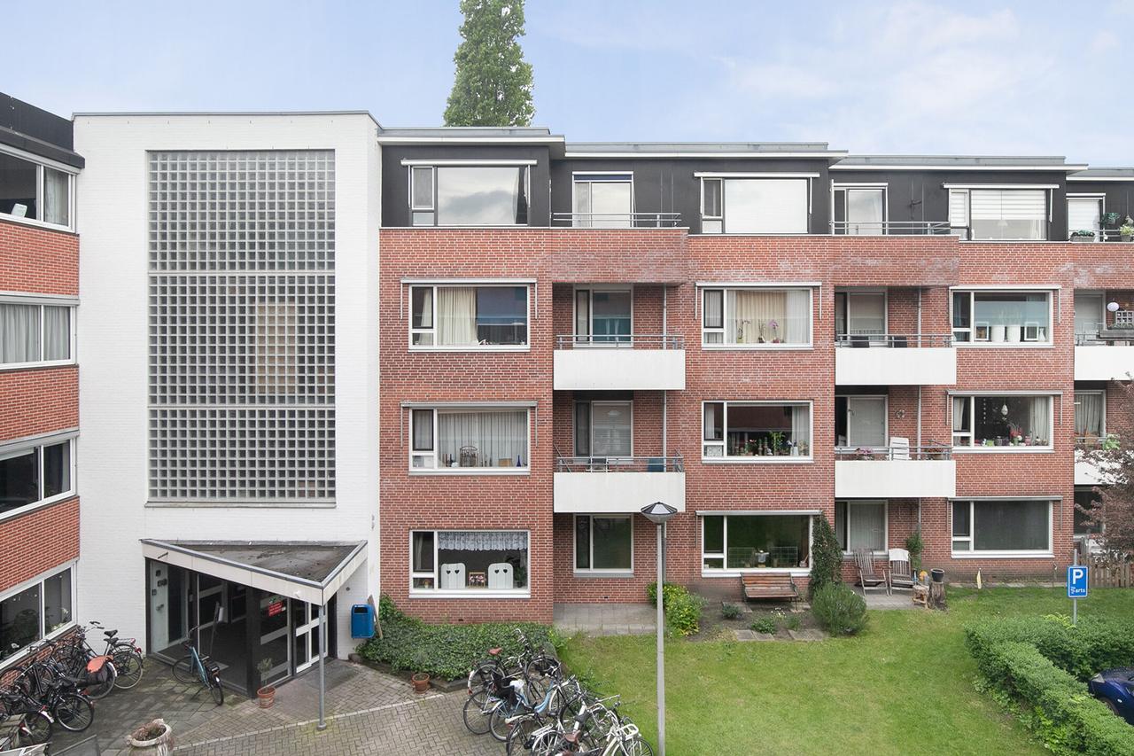 Senior Apartment with Terrace in Zwolle - Image 9