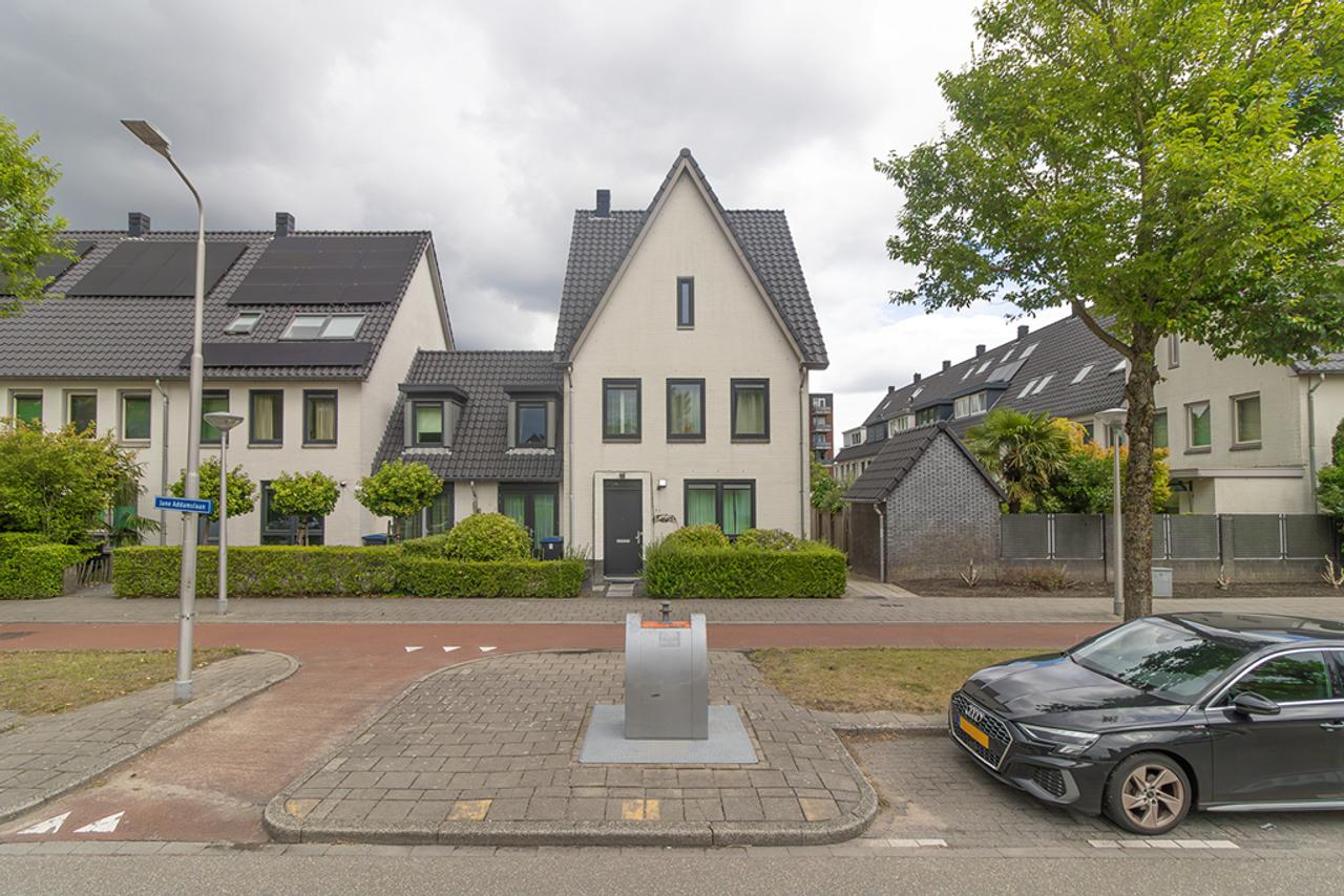 218 m² gezinswoning met tuin in Amstelveen - Afbeelding 1