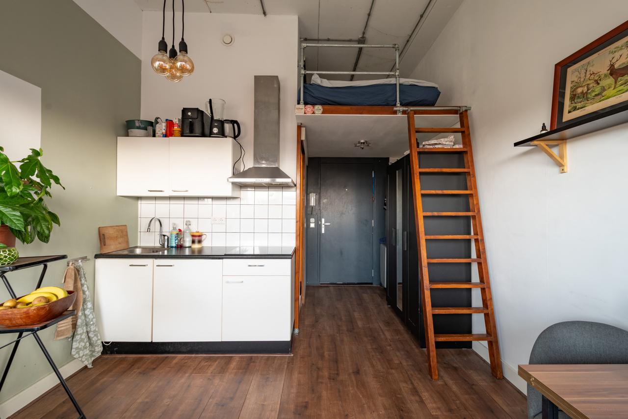 Studio with Sleeping Loft in Haarlem - Image 2