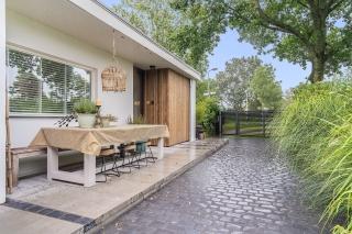 Furnished bungalow with garden in Bergen - Image 2