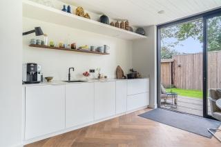 Furnished bungalow with garden in Bergen - Image 17