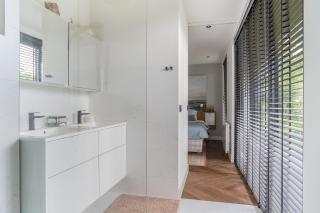 Furnished bungalow with garden in Bergen - Image 27