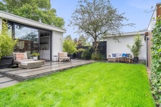 Furnished bungalow with garden in Bergen - Image 33