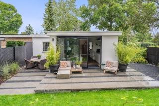 Furnished bungalow with garden in Bergen - Image 34