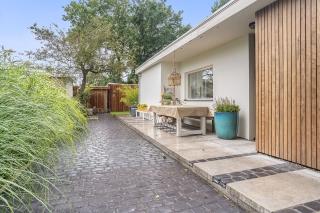 Furnished bungalow with garden in Bergen - Image 39