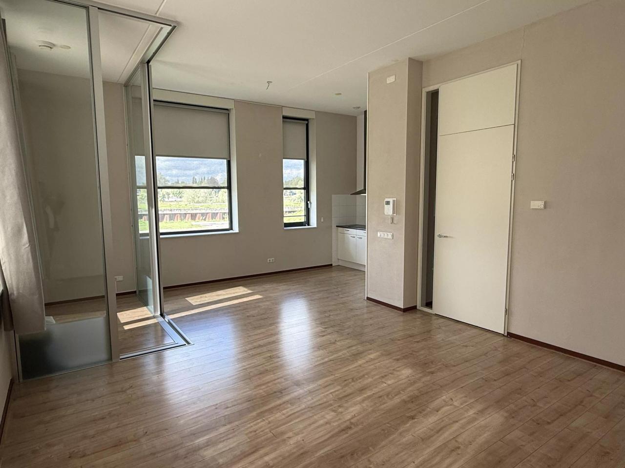 Ground-floor 3-room apartment in Maaswaard - Image 2