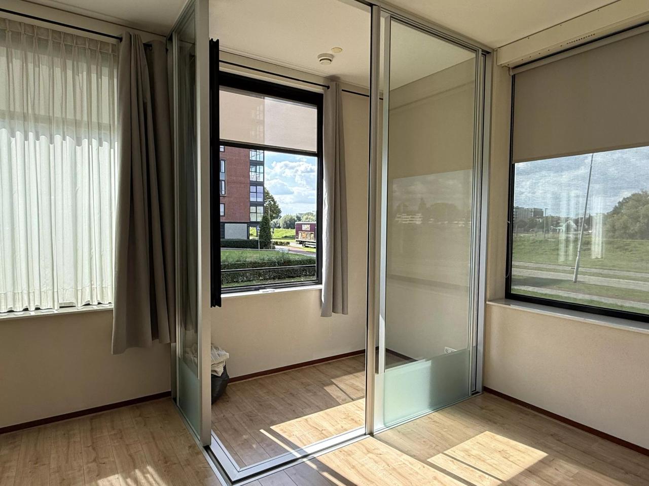 Ground-floor 3-room apartment in Maaswaard - Image 7