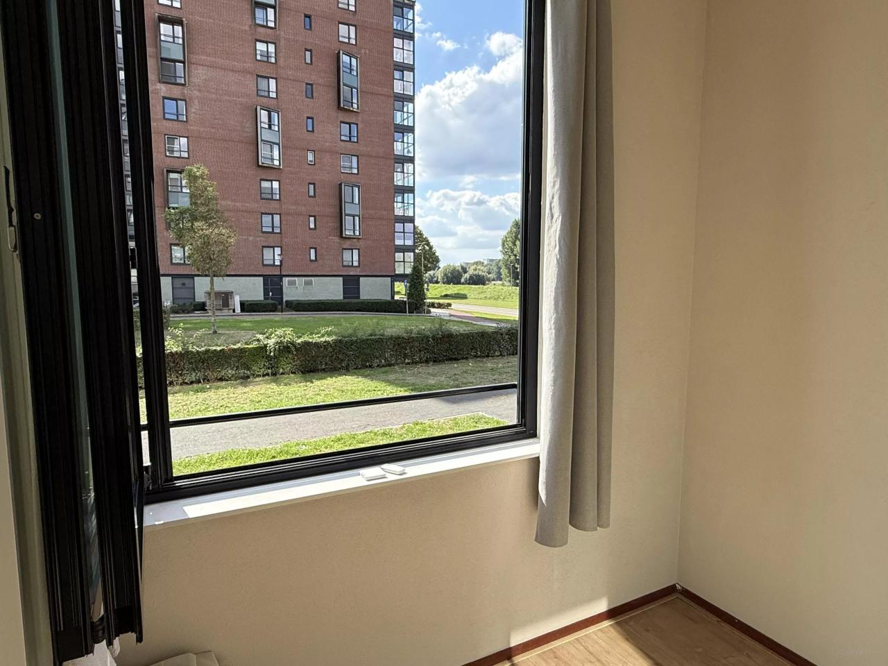 Ground-floor 3-room apartment in Maaswaard - Image 8