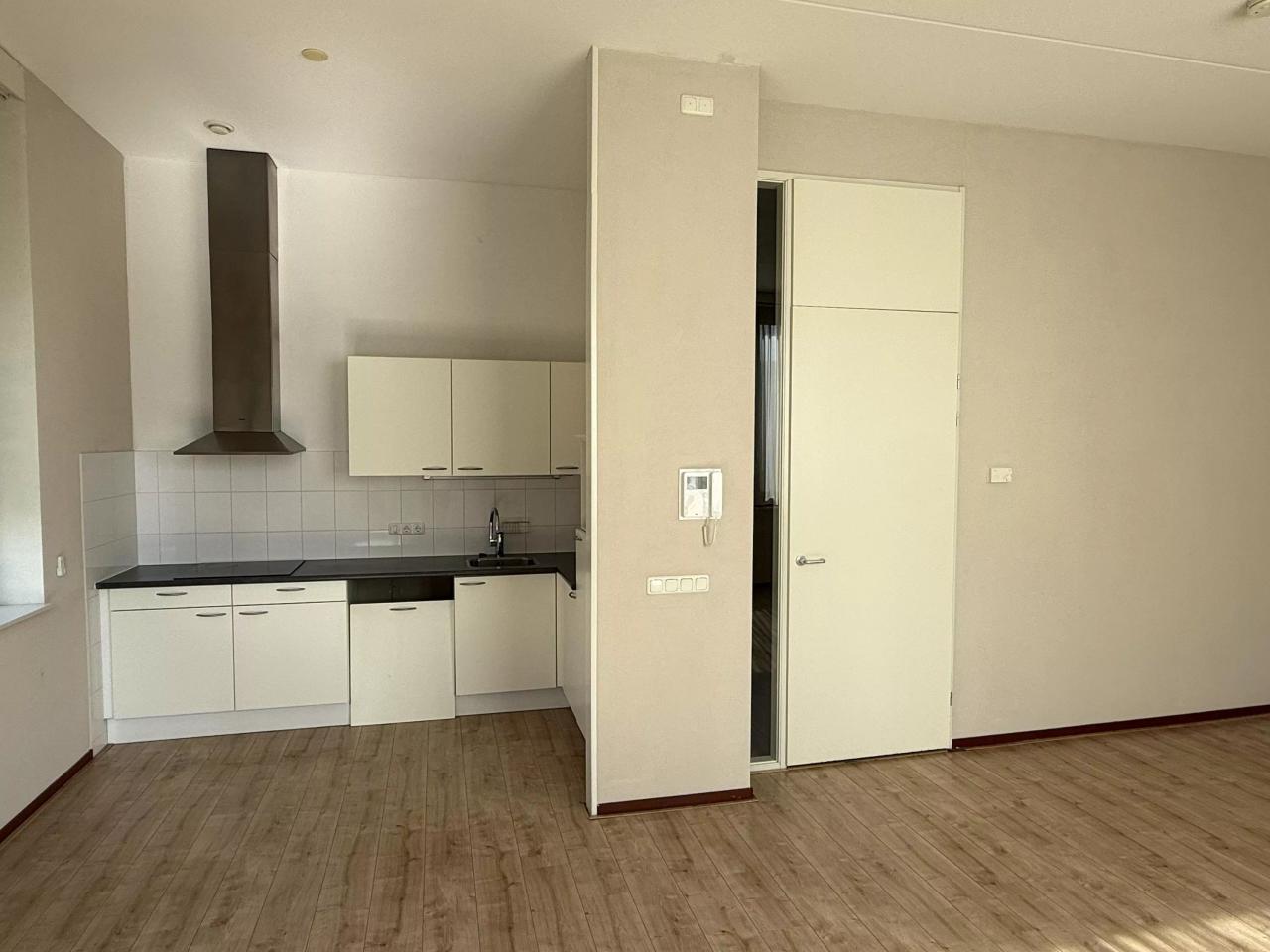 Ground-floor 3-room apartment in Maaswaard - Image 9