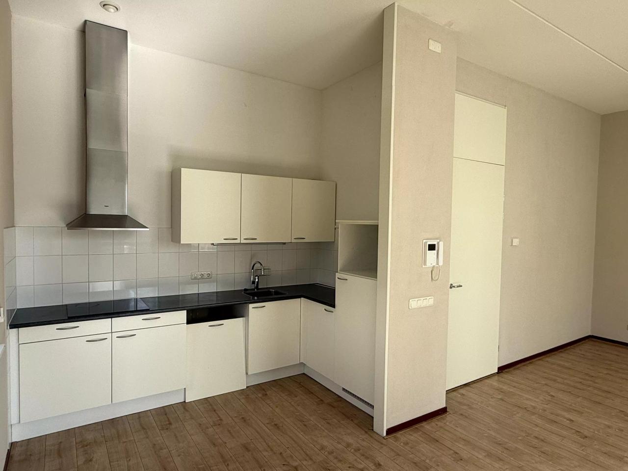 Ground-floor 3-room apartment in Maaswaard - Image 10
