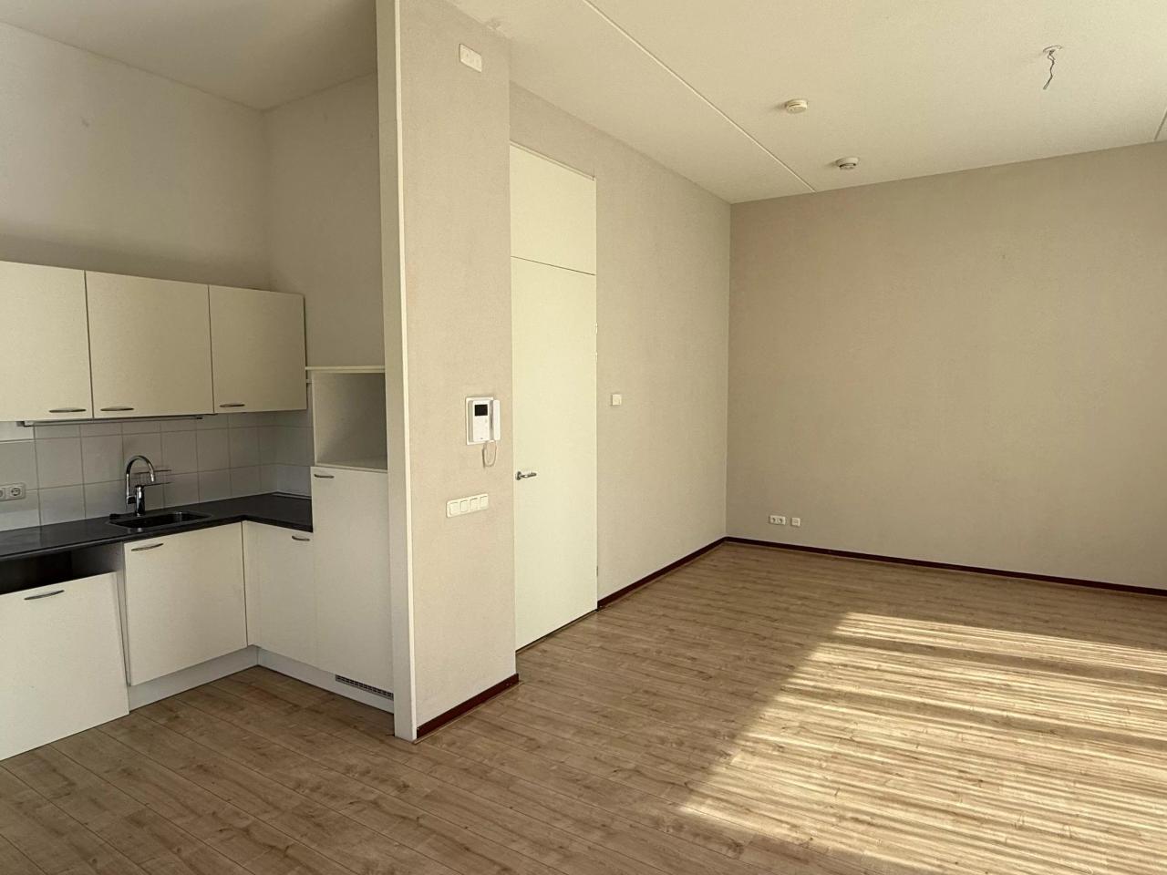 Ground-floor 3-room apartment in Maaswaard - Image 11