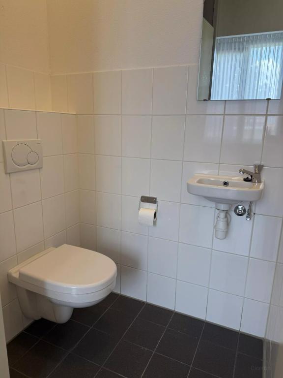 Ground-floor 3-room apartment in Maaswaard - Image 12