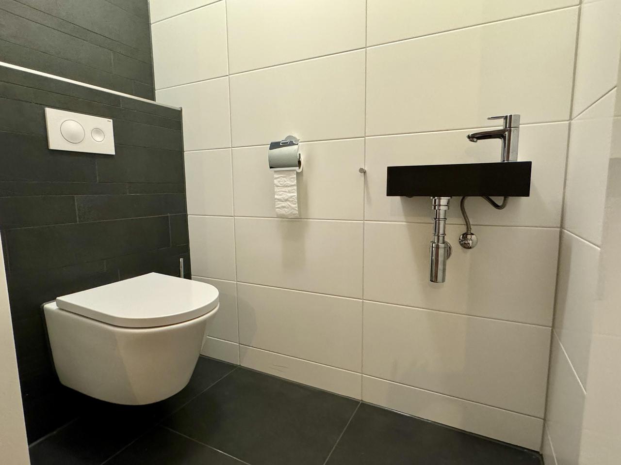 Furnished One-Bedroom Apartment in Tilburg - Image 8