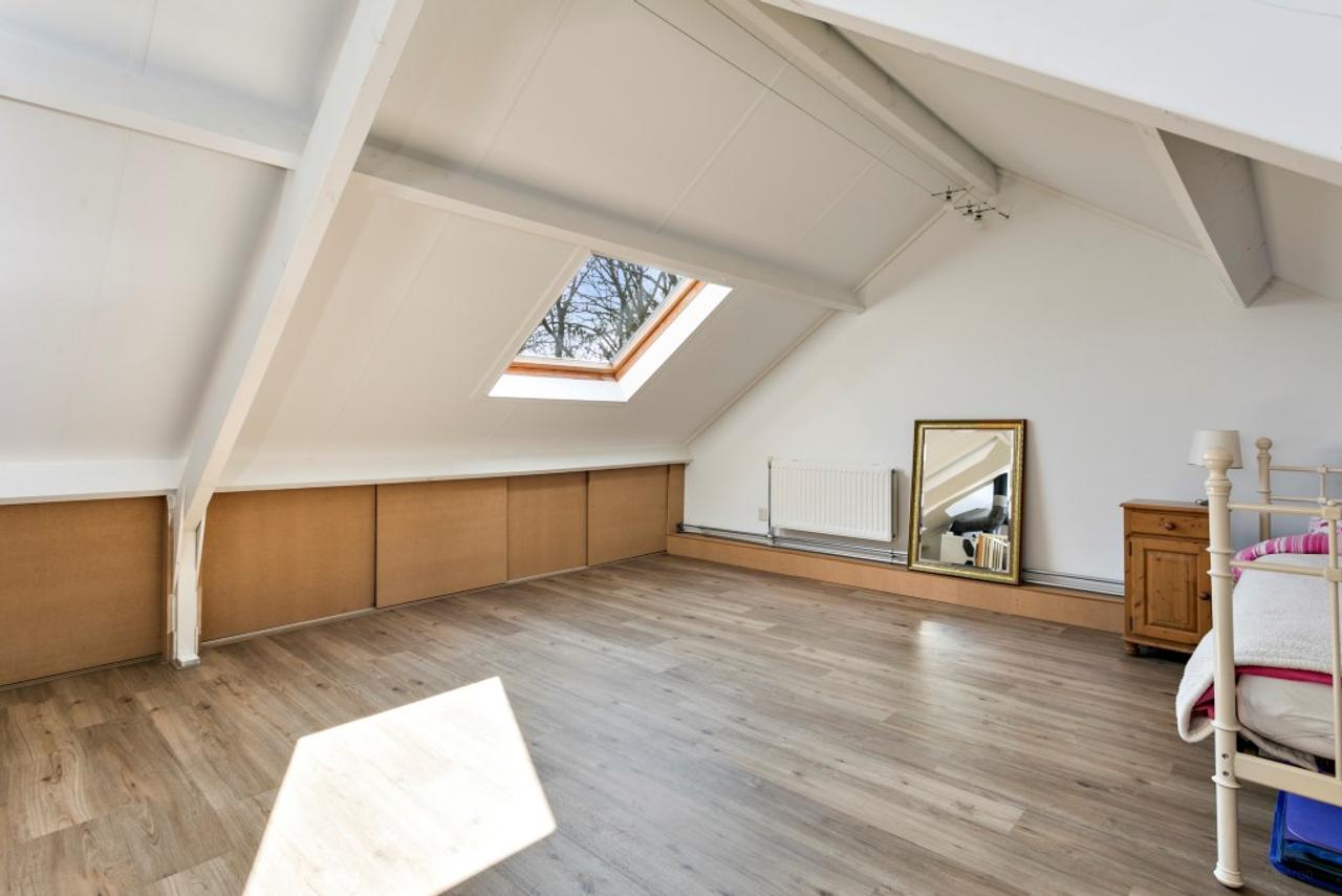 133 m² family home with garage in Acht - Image 12