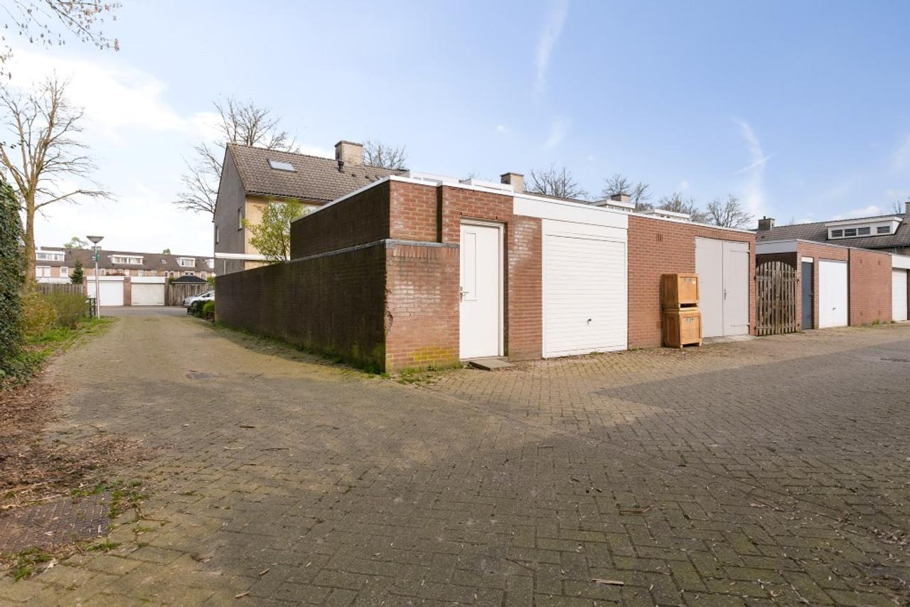 133 m² family home with garage in Acht - Image 16