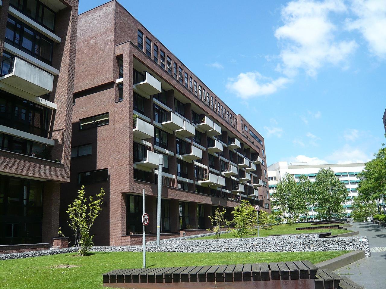 103 m² apartment with balcony in Witte Dame - Image 1