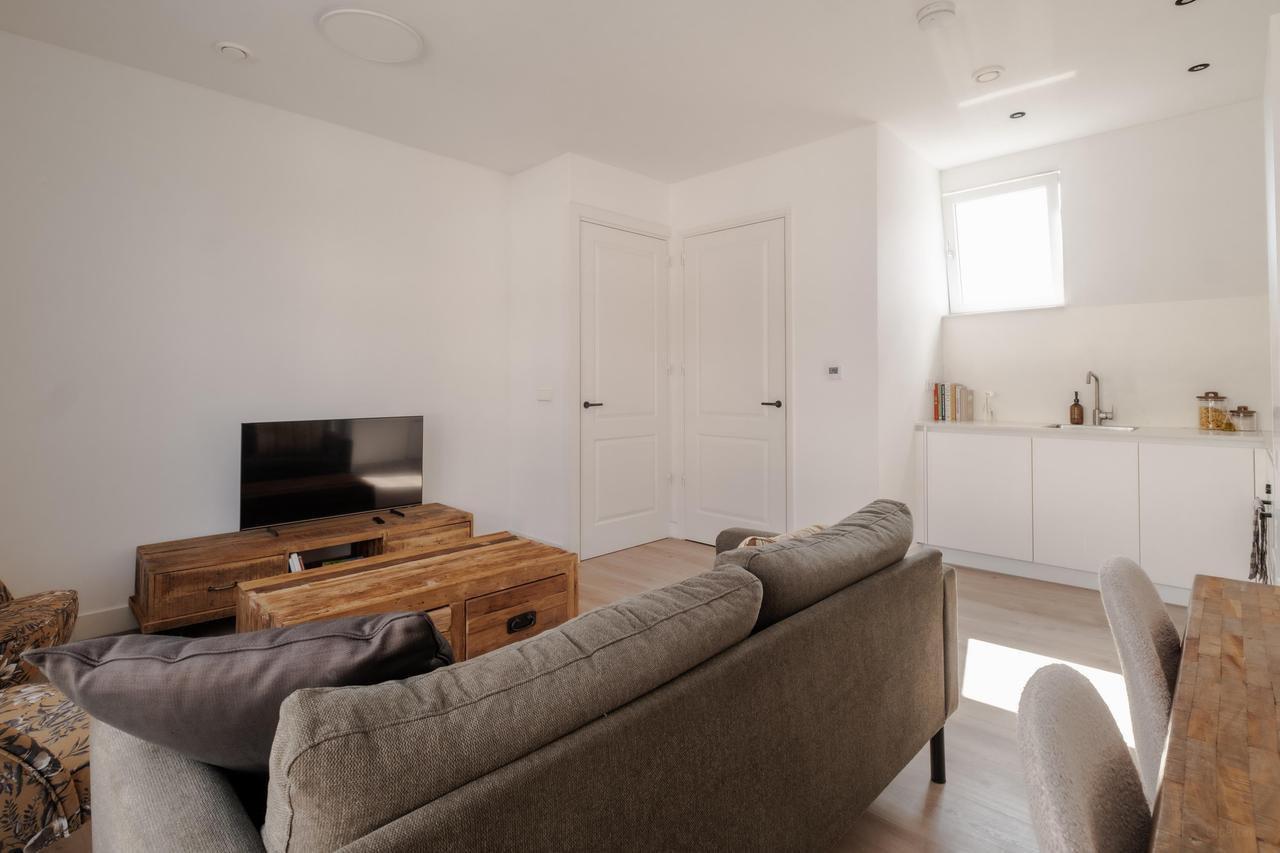 Available now: 3-bedroom apartment - Image 2