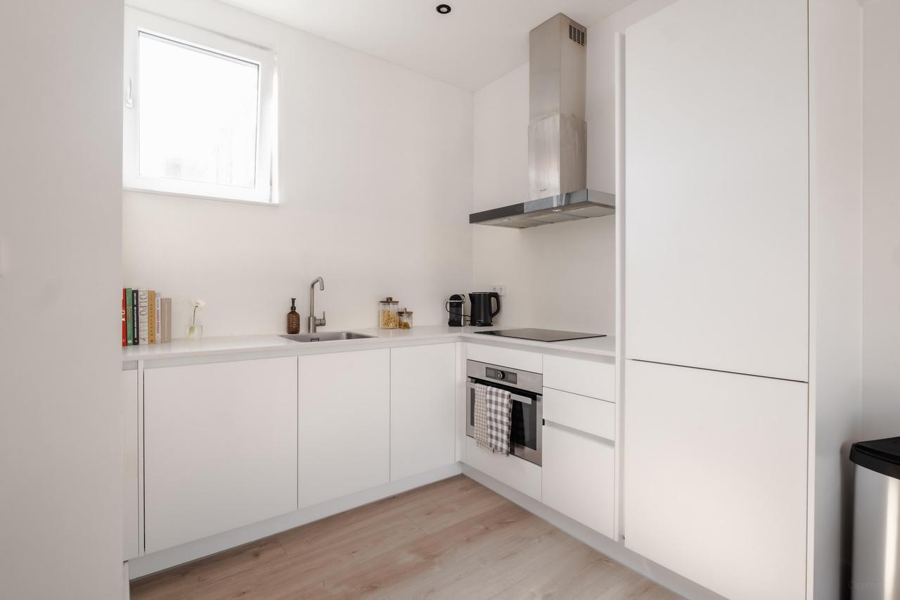 Available now: 3-bedroom apartment - Image 4