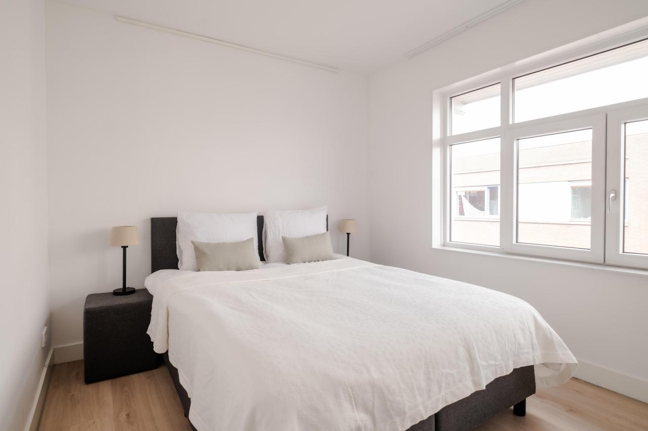 Available now: 3-bedroom apartment - Image 9