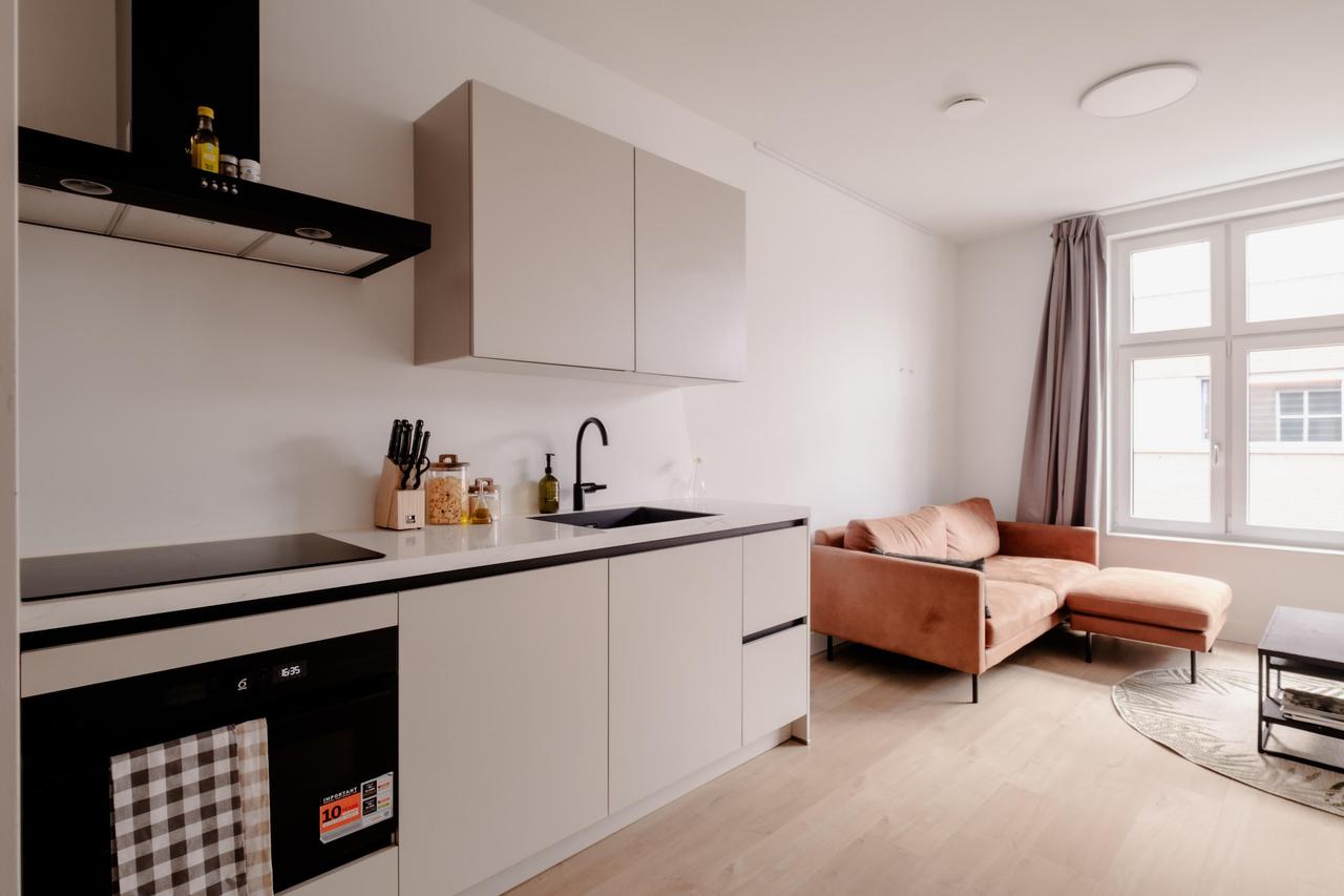 Furnished 3-Room Apartment with Terrace - Image 11