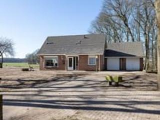 Detached home with 7 bedrooms - Image 2
