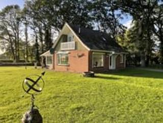 Detached home with 7 bedrooms - Image 3