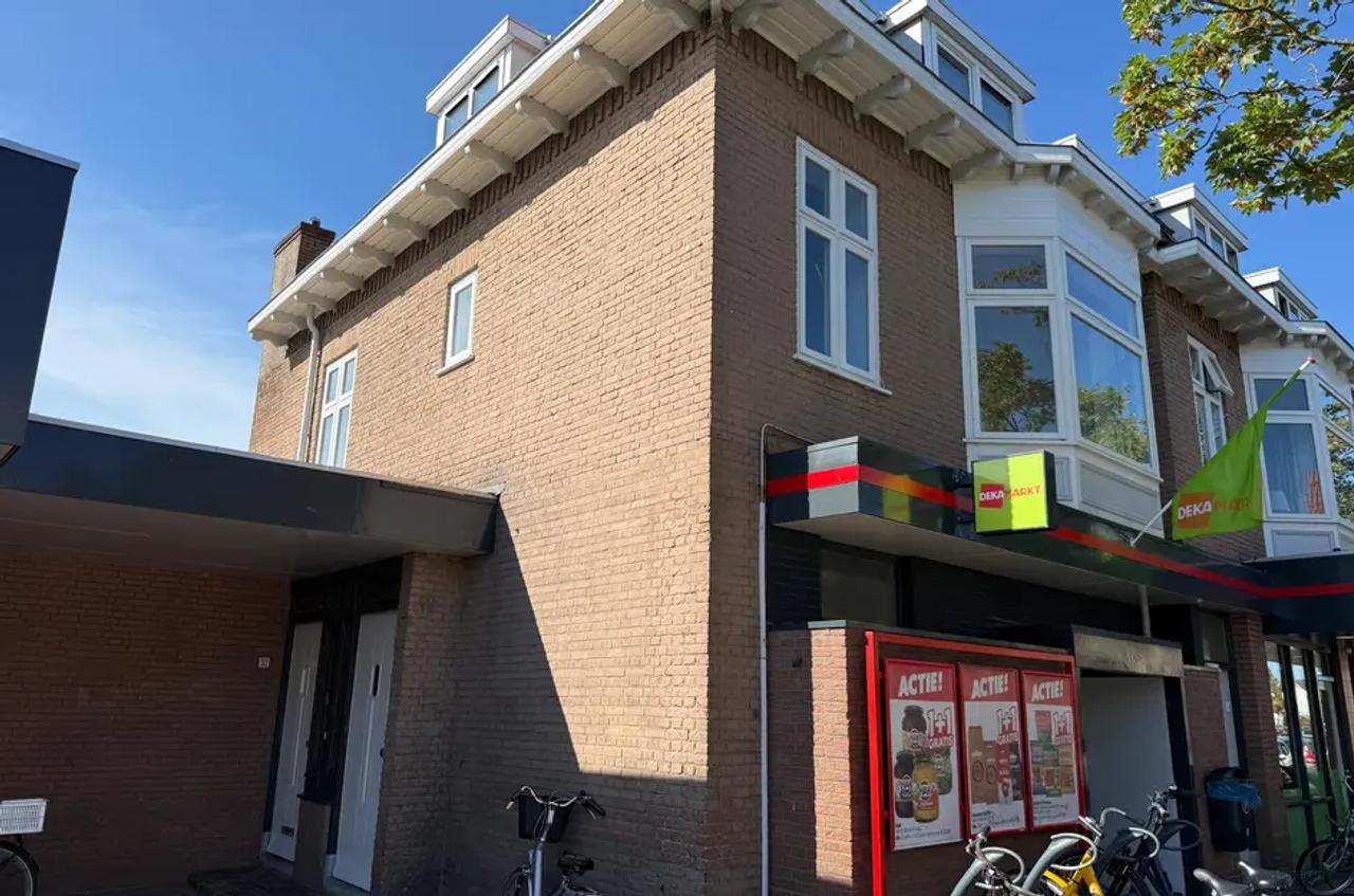 Bright 3-Bedroom Apartment with Terrace - Image 1