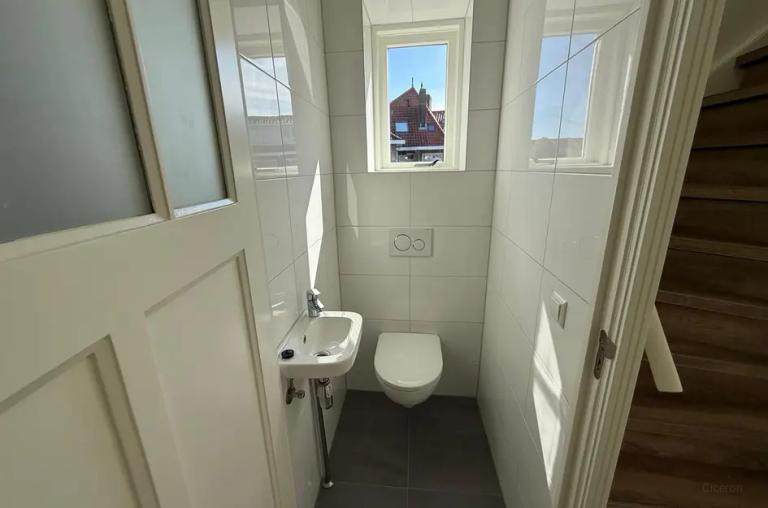 Bright 3-Bedroom Apartment with Terrace - Image 11