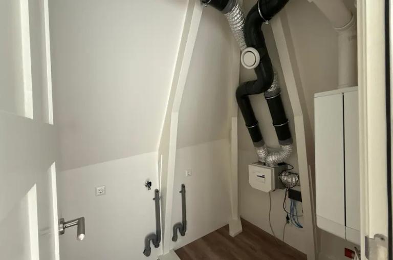 Bright 3-Bedroom Apartment with Terrace - Image 18