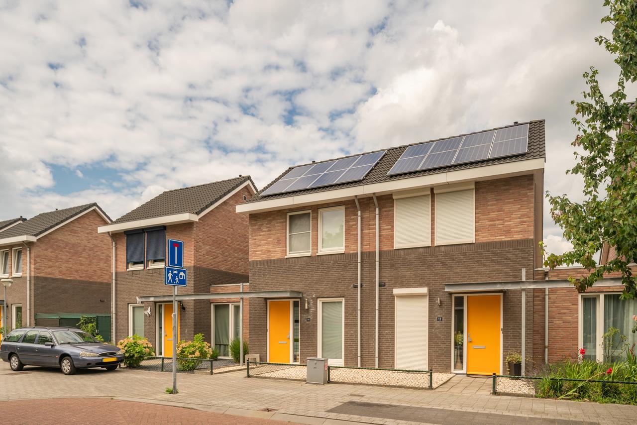 Hoekwoning met 4 slaapkamers in Weert - Afbeelding 1