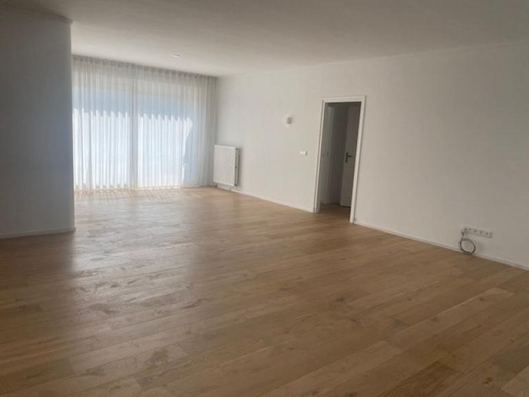 110 m² apartment with balcony and garage - Image 6