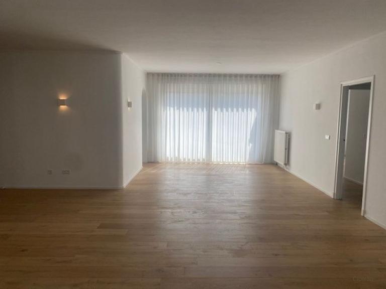 110 m² apartment with balcony and garage - Image 9