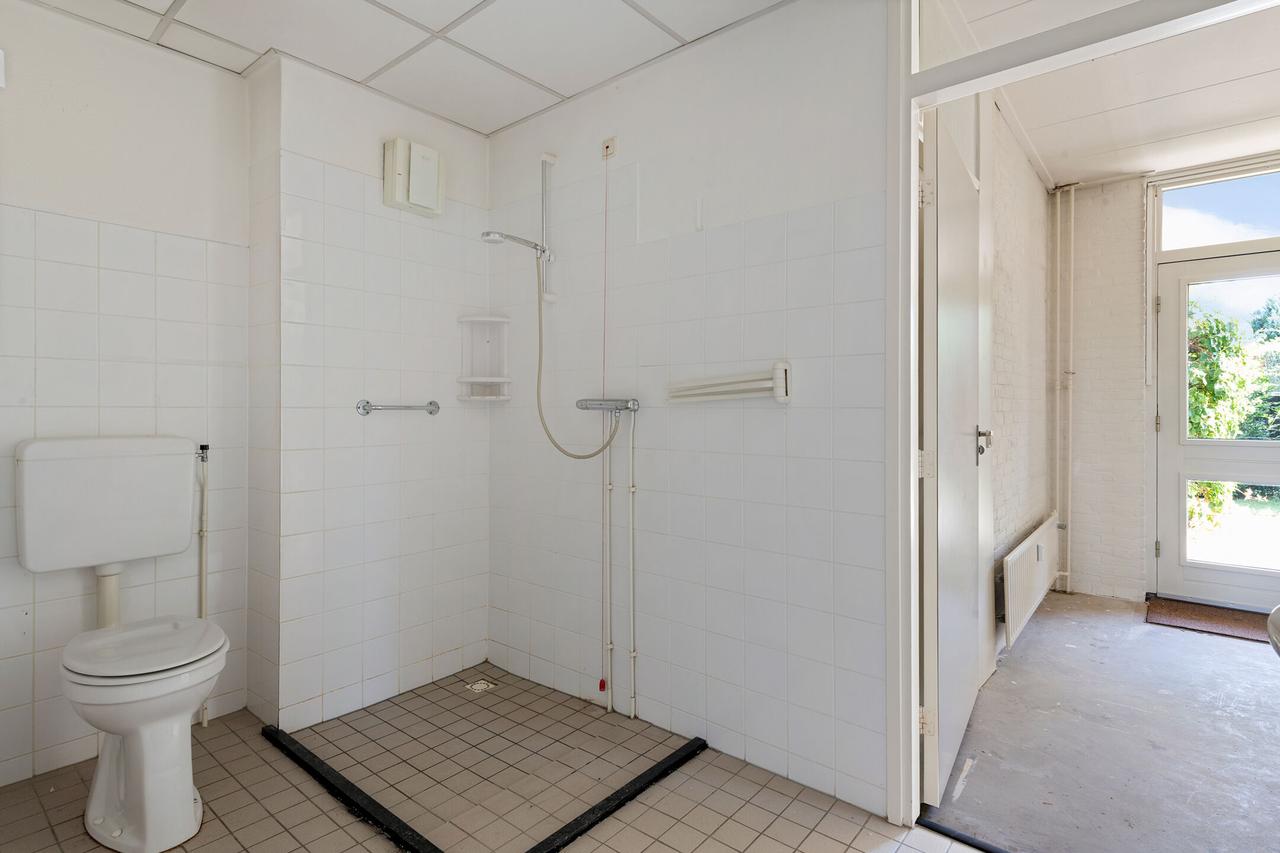 Senior apartment with balcony in Beekbergen - Image 2