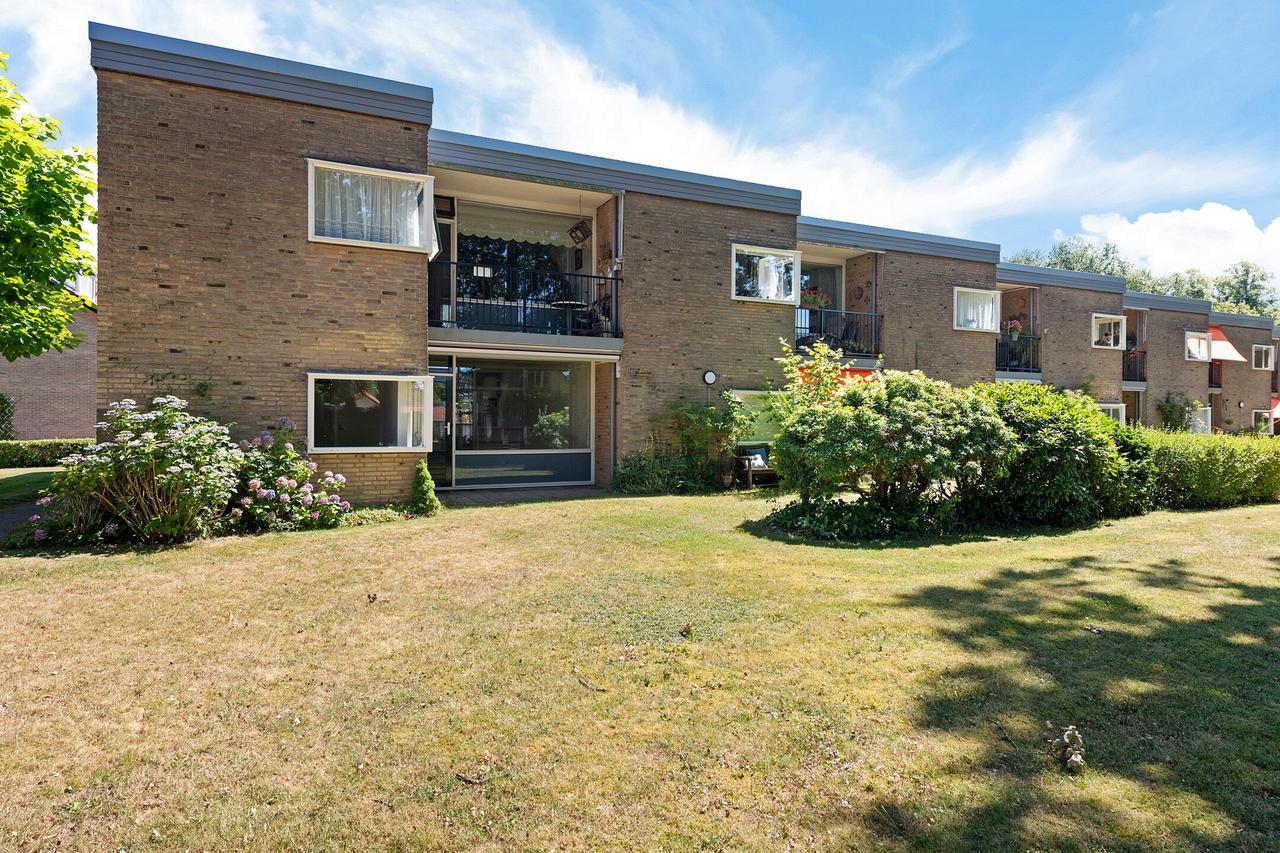 Senior apartment with balcony in Beekbergen - Image 3