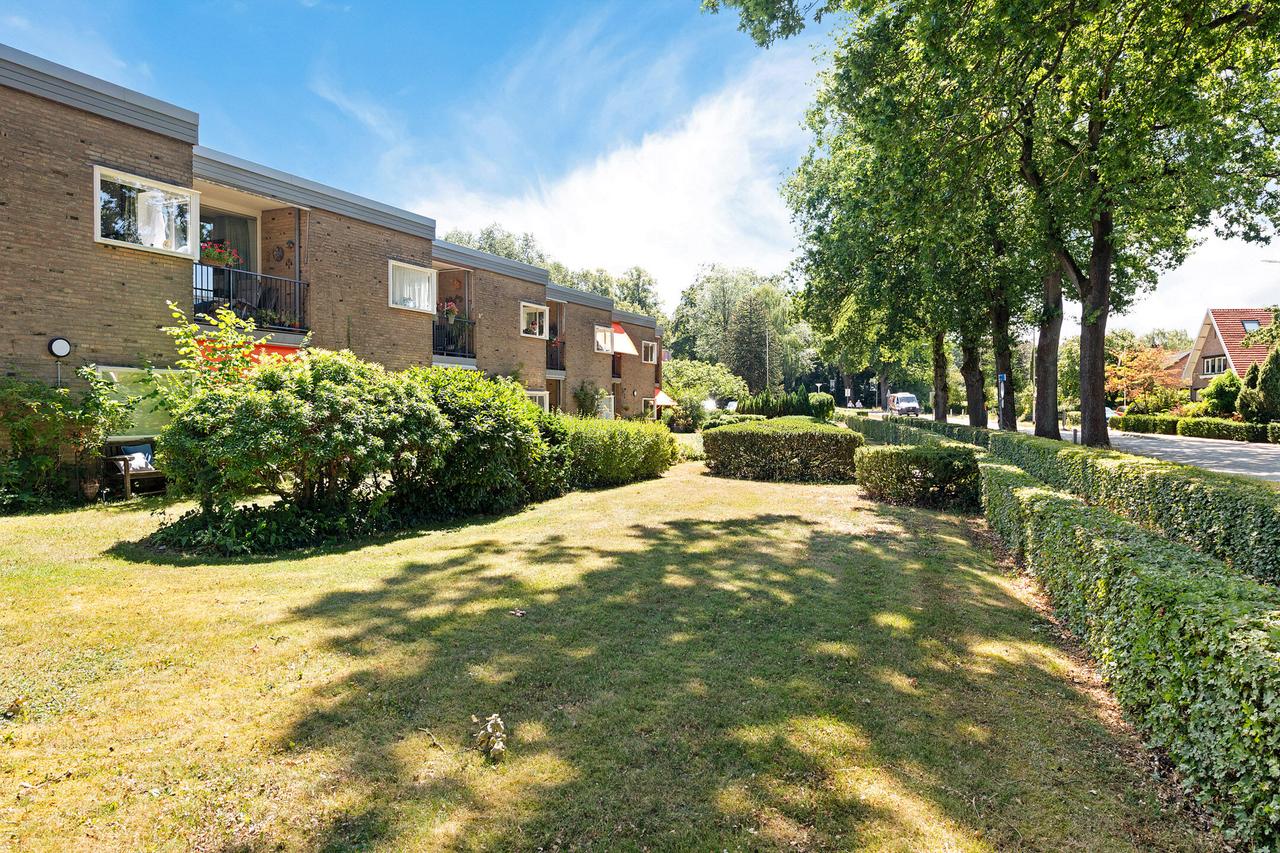 Senior apartment with balcony in Beekbergen - Image 13