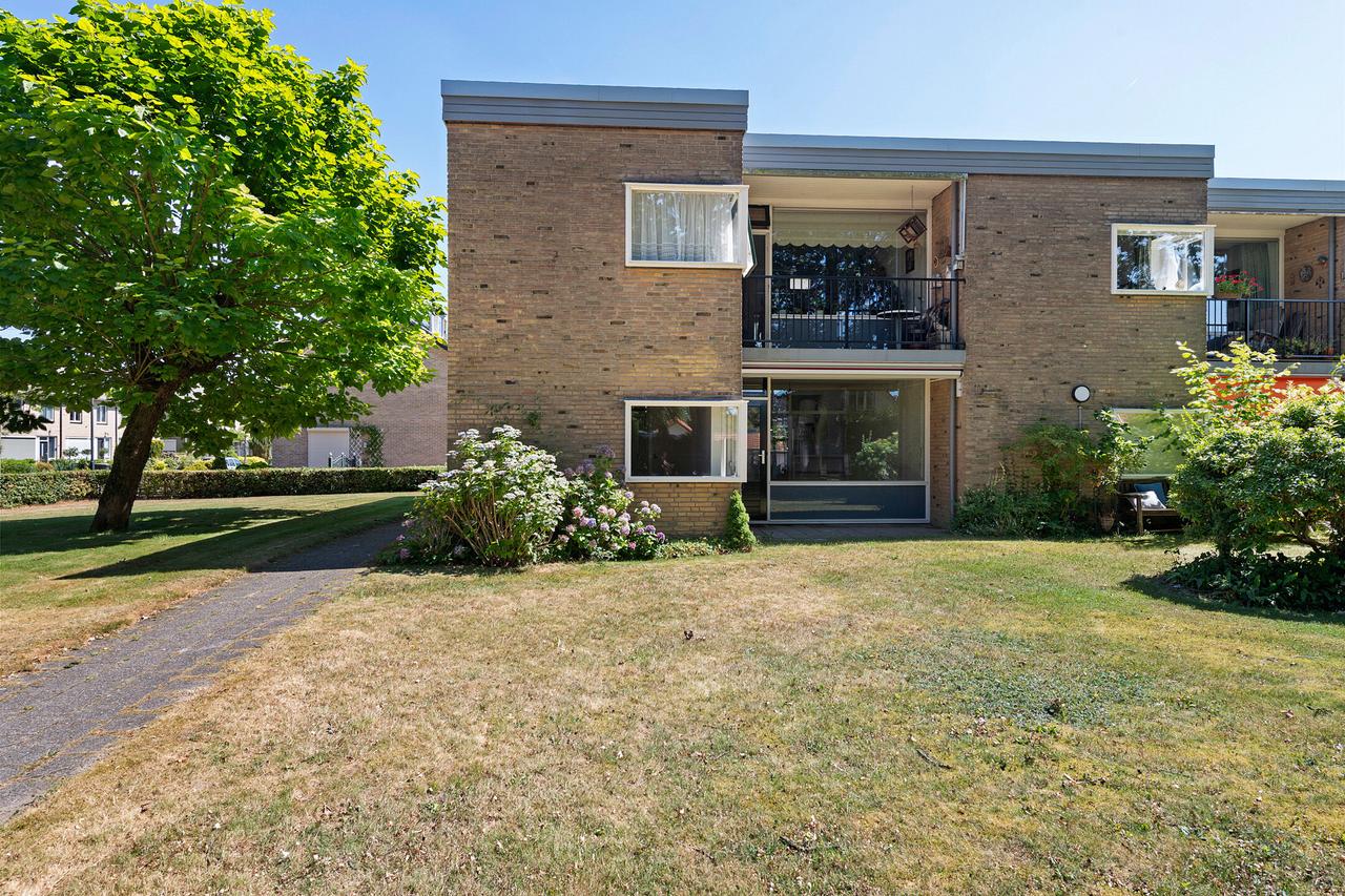 Senior apartment with balcony in Beekbergen - Image 30