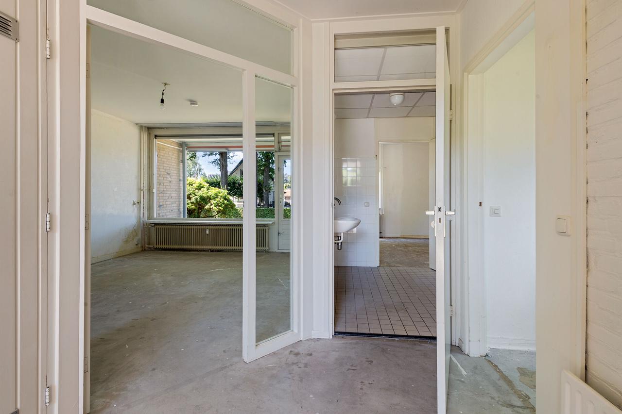 Senior apartment with balcony in Beekbergen - Image 32