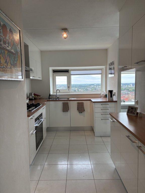 Gemeubileerd appartement met stadszicht - Afbeelding 8