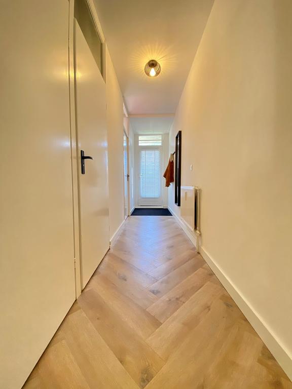 Gemeubileerd 2-kamerappartement met balkon - Afbeelding 7