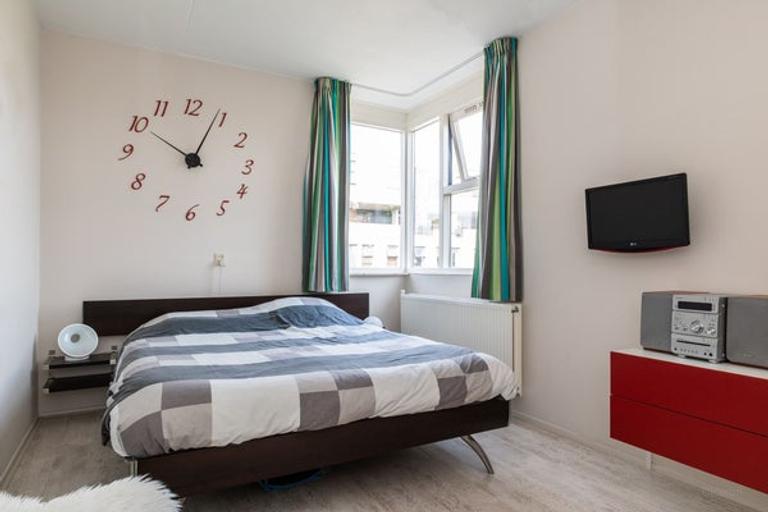 3-Bedroom Apartment with South-Facing Balcony - Image 6