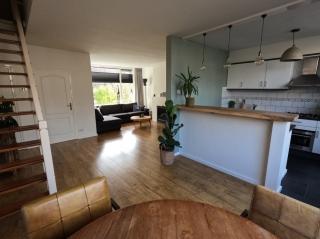 Available now: corner house with garden - Image 5